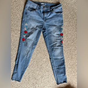 Embroidered skinny jeans